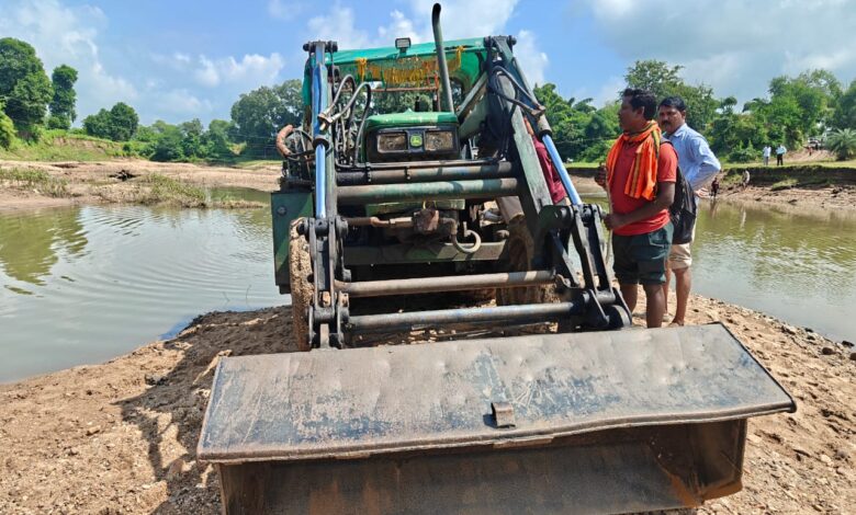 वन परिक्षेत्र में अवैध उत्खनन का मामला, वाहन जब्त कर प्रकरण दर्ज