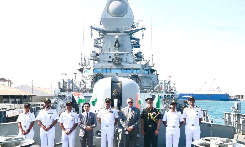 भारतीय नौसेना के जहाज तमाल और सूरत जेद्दा, सऊदी अरब से रवाना हुए