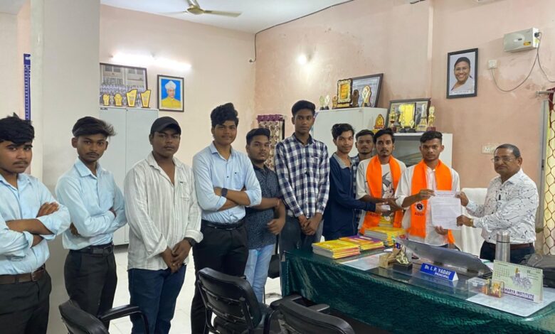 मूलभूत सुविधाओं की कमी पर एबीवीपी का आक्रोश — विद्यालय प्राचार्य को ज्ञापन सौंपा