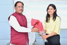 मुख्यमंत्री विष्णु देव साय ने किया सम्मानित, राज्य का नाम रोशन करने पर दी बधाई एवं शुभकामनाएं