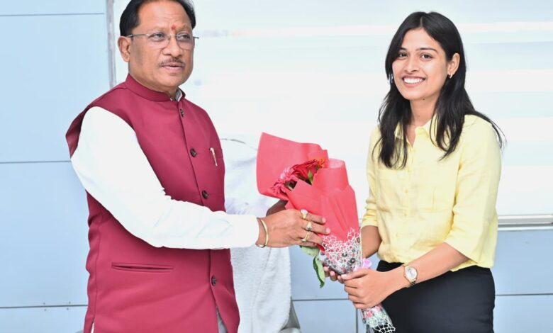 मुख्यमंत्री विष्णु देव साय ने किया सम्मानित, राज्य का नाम रोशन करने पर दी बधाई एवं शुभकामनाएं मुख्यमंत्री विष्णु देव साय ने किया सम्मानित, राज्य का नाम रोशन करने पर दी बधाई एवं शुभकामनाएं