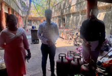 होटलों में घरेलू गैस सिलेंडर के दुरुपयोग पर छापा, कई सिलेंडर जब्त