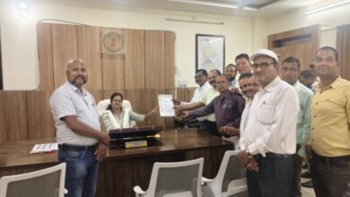 11 सूत्रीय मांगों को लेकर कर्मचारी-अधिकारी फेडरेशन ने सौंपा ज्ञापन