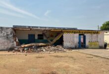 पालचुवा में अज्ञातों की करतूत, स्कूल भवन को पहुंचाया भारी नुकसान