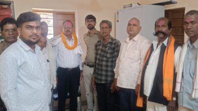 जल संसाधन विभाग के एसडीओ कुमार डाहिरे सेवानिवृत्त, सहकर्मियों ने दी भावभीनी विदाई